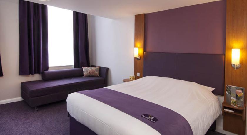 Premier Inn Glasgow East Kilbride - Peel Park Room photo