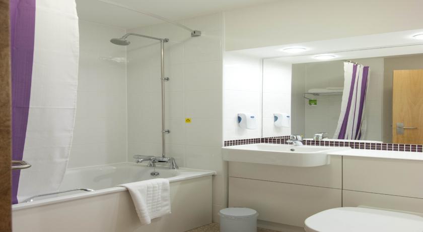 Premier Inn Glasgow East Kilbride - Peel Park Room photo