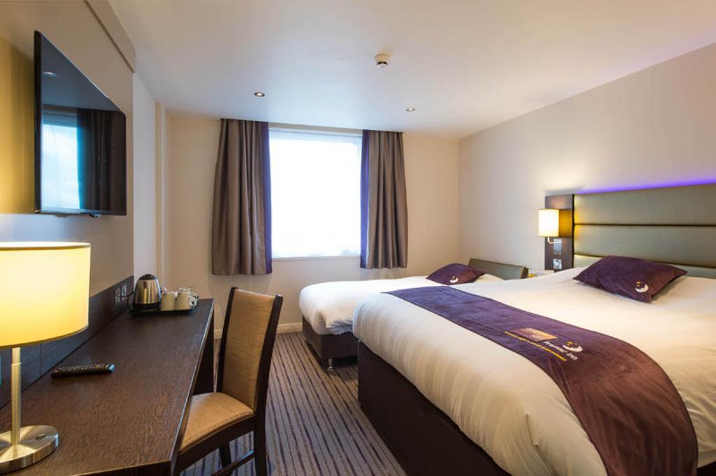 Premier Inn Glasgow East Kilbride - Peel Park Room photo